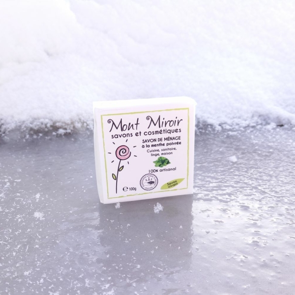 Savon de ménage à la menthe poivrée, sur glace